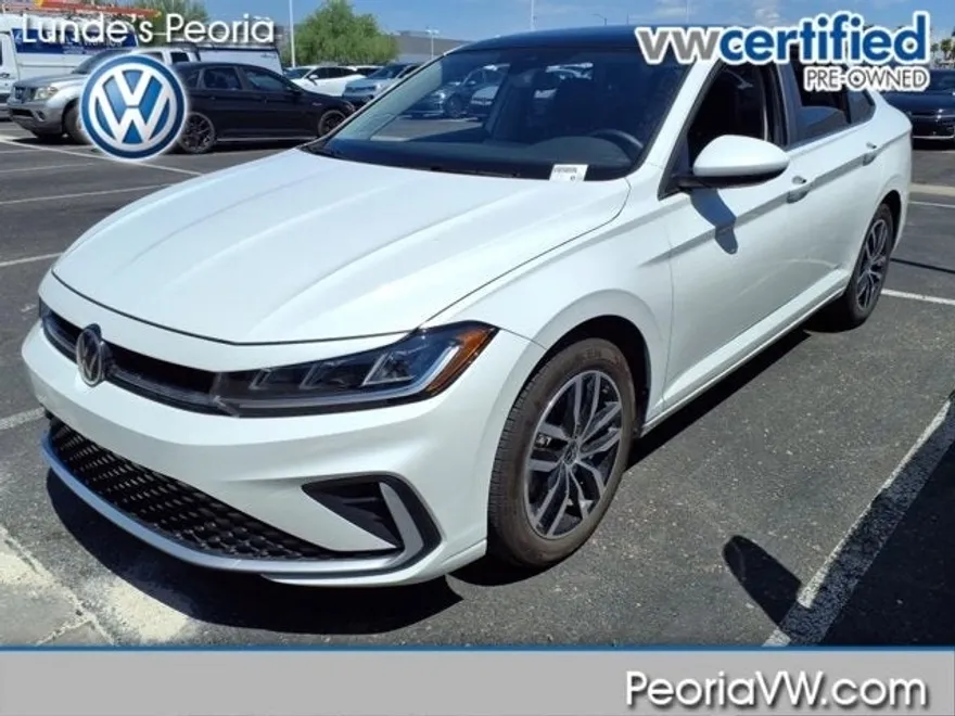2025 Volkswagen Jetta SE photo 1