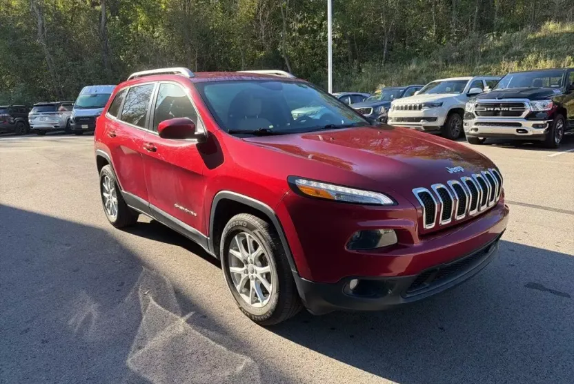 2016 Jeep Cherokee Latitude photo 1