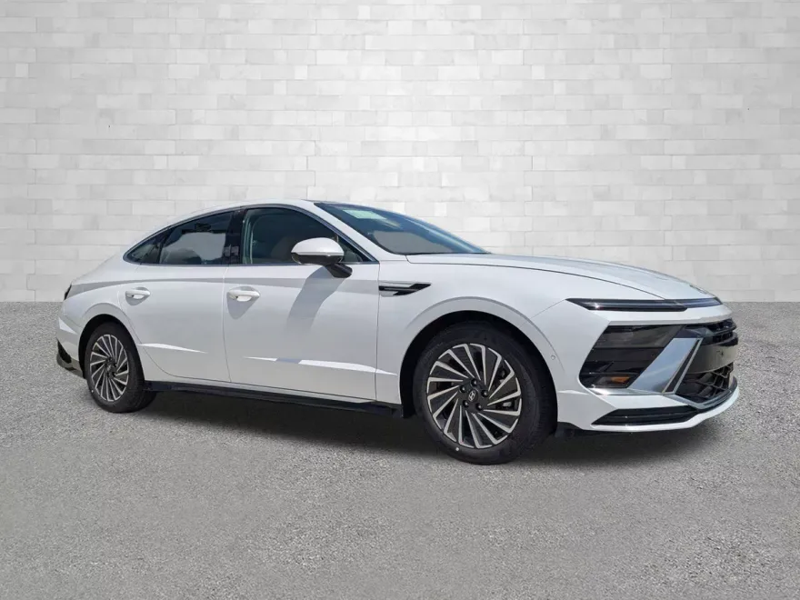 2025 Hyundai Sonata Hybrid Limited photo 1