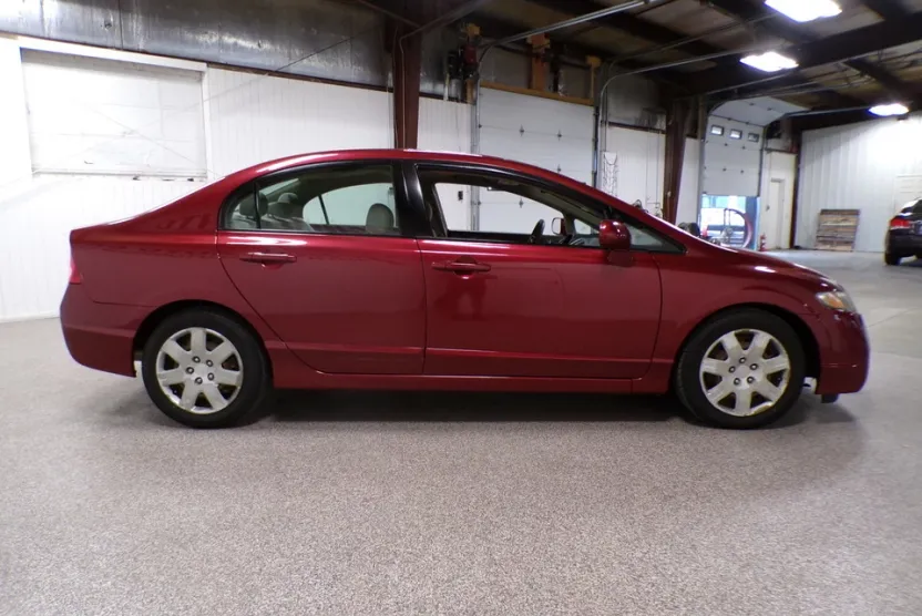 2010 Honda Civic LX photo 1