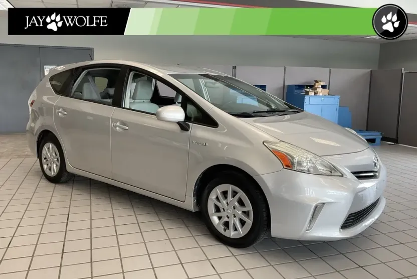 2013 Toyota Prius V Two photo 1