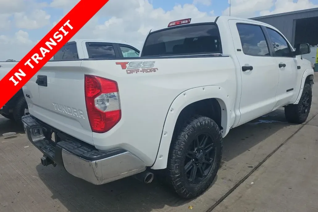 2018 Toyota Tundra SR5 photo 1