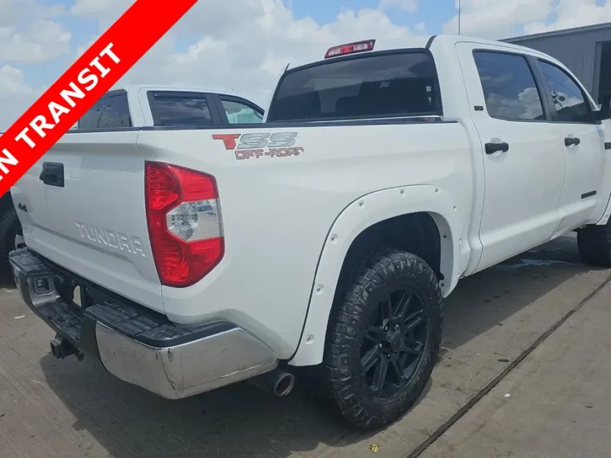 2018 Toyota Tundra SR5 photo 1
