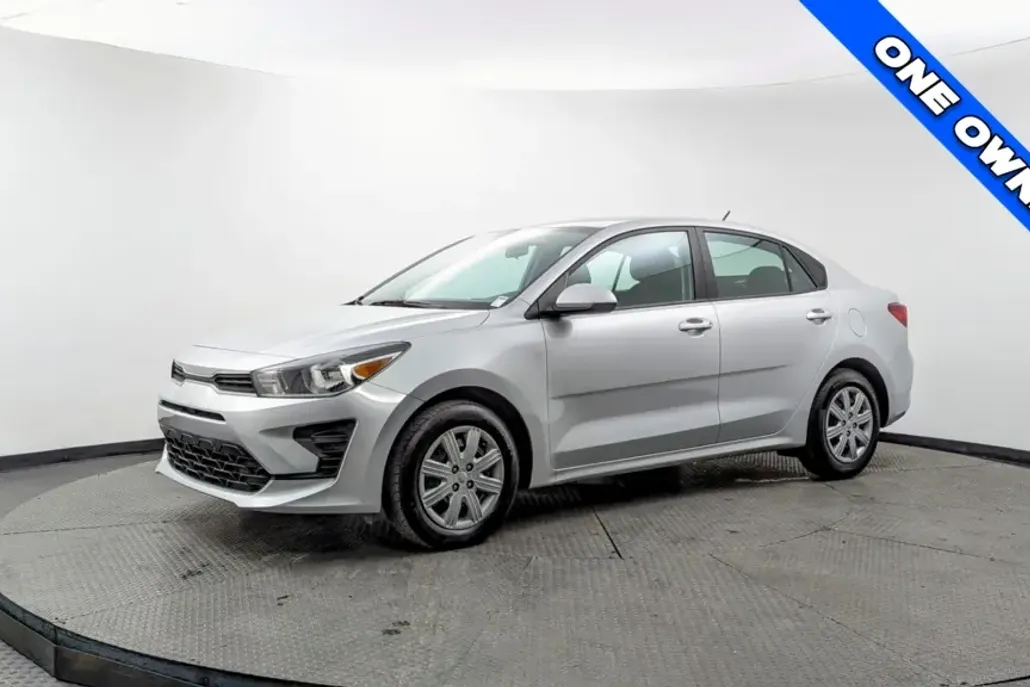 2023 Kia Rio LX photo 1