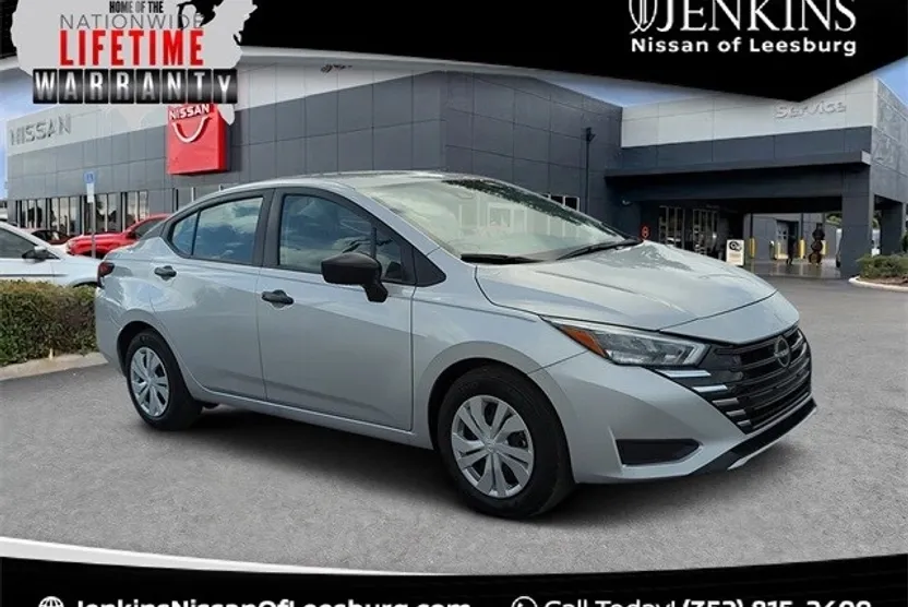 2025 Nissan Versa 1.6 S photo 1
