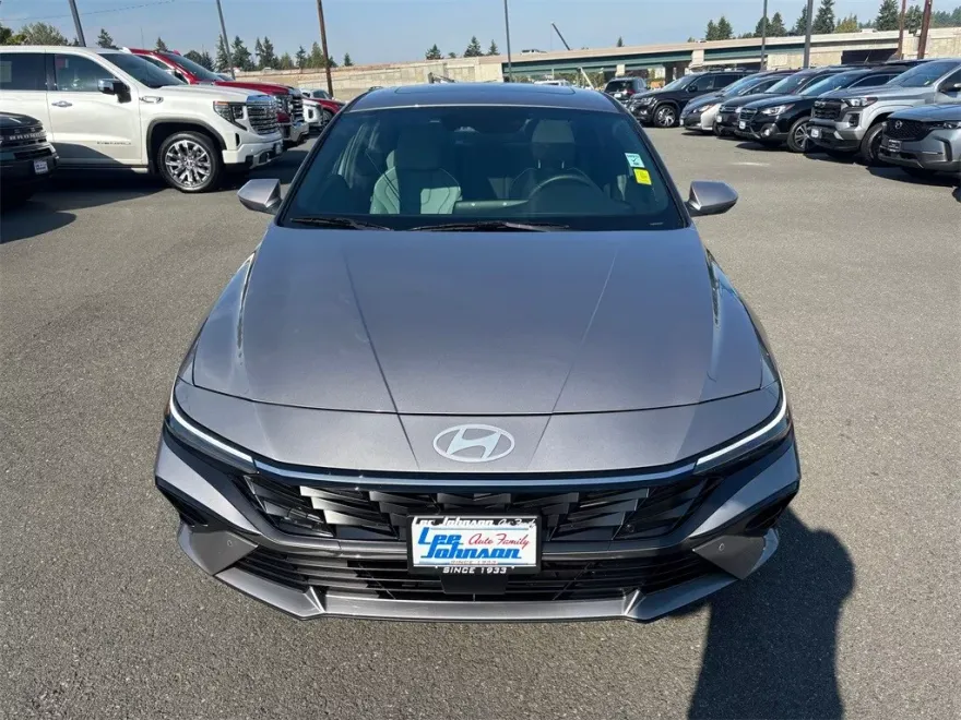 2024 Hyundai Elantra Hybrid Limited photo 1
