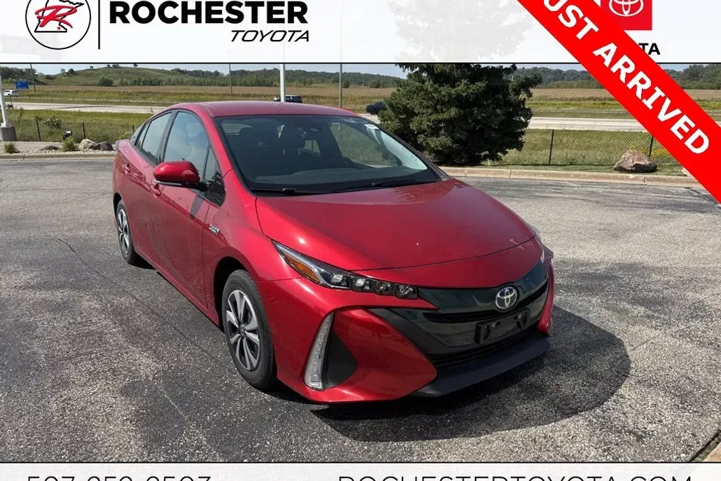 2018 Toyota Prius Prime Plus photo 1