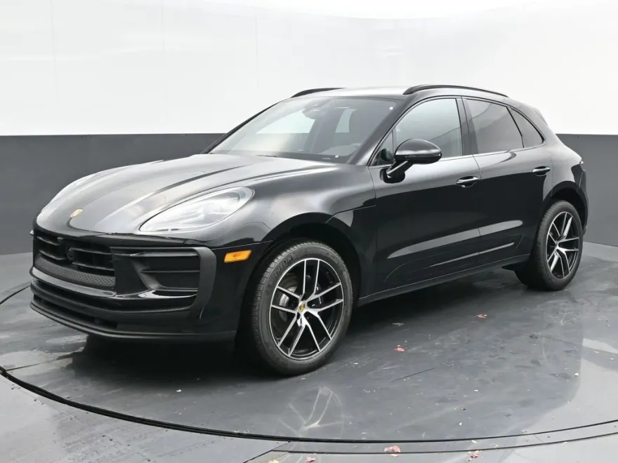 2025 Porsche Macan Base photo 1