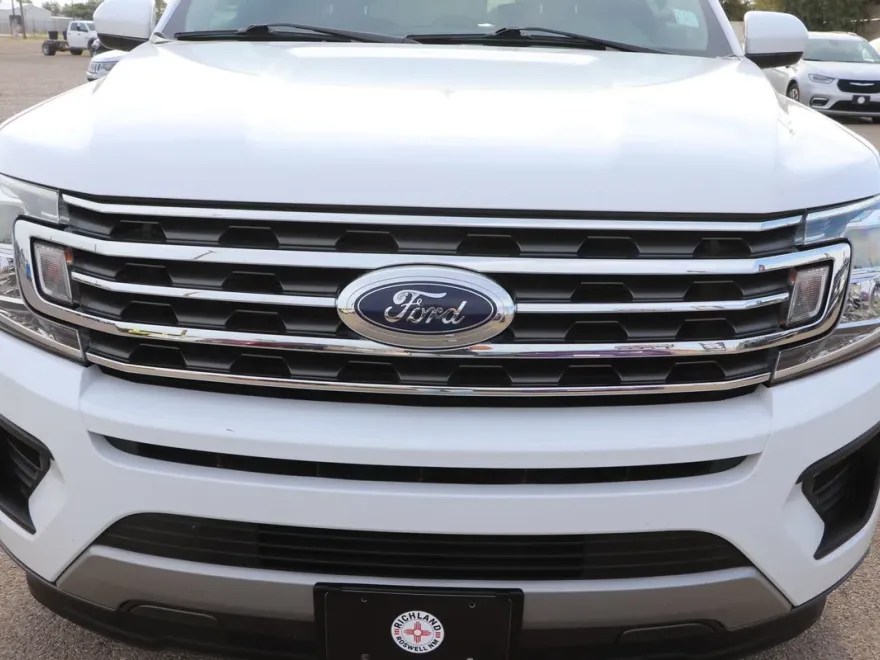 2021 Ford Expedition XLT photo 1
