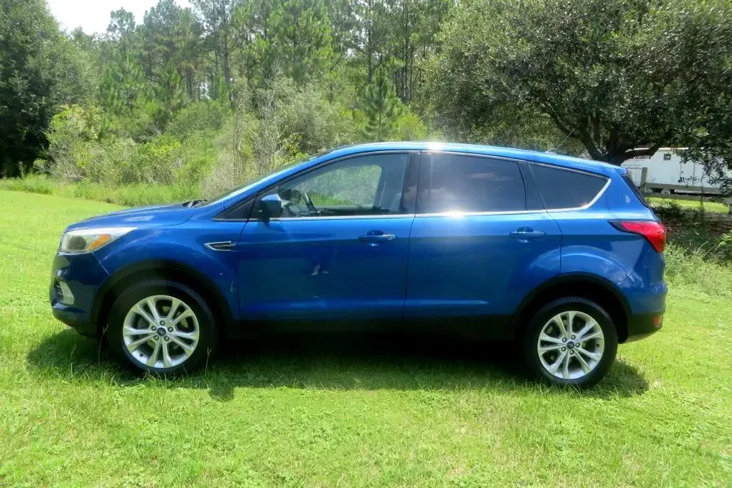 2019 Ford Escape SE photo 1