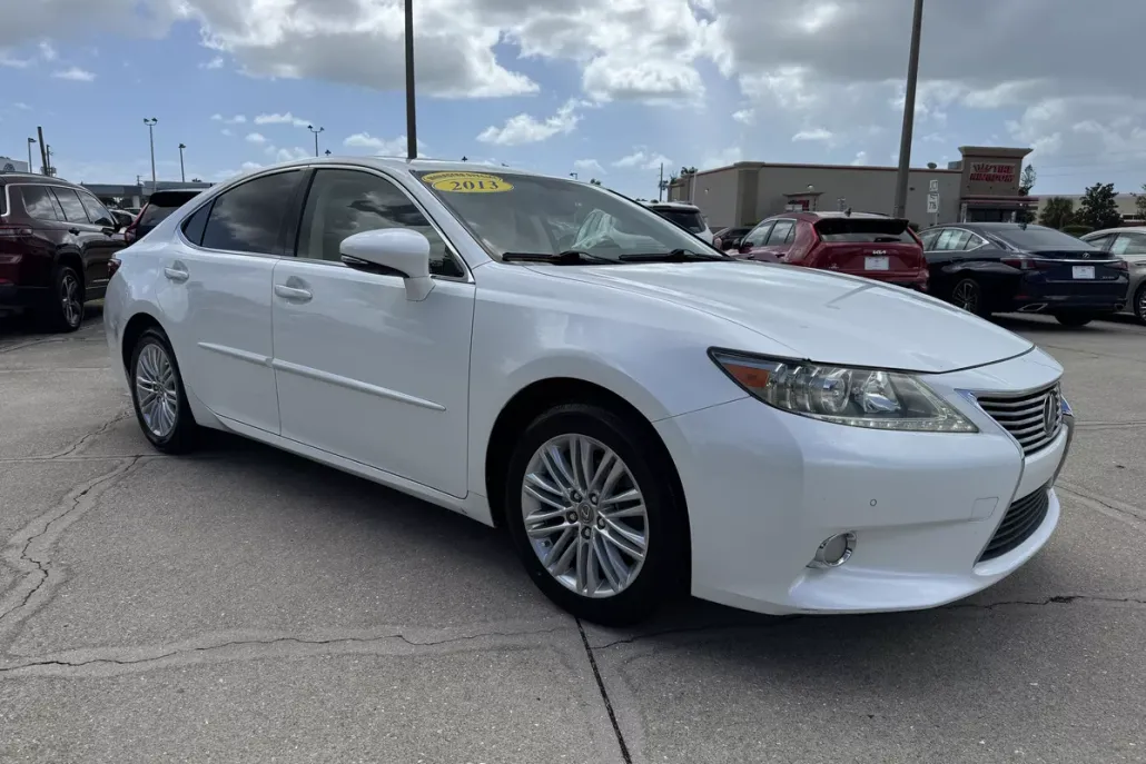 2013 Lexus ES 350 photo 1