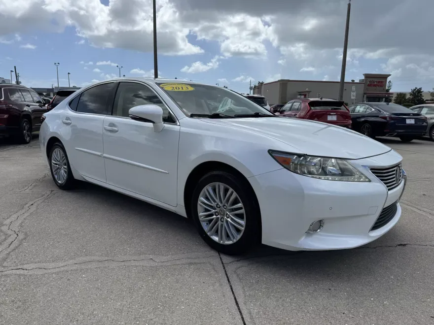 2013 Lexus ES 350 photo 1