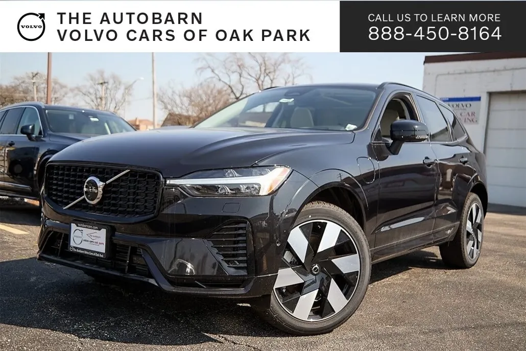 2025 Volvo XC60 Hybrid T8 Plus photo 1