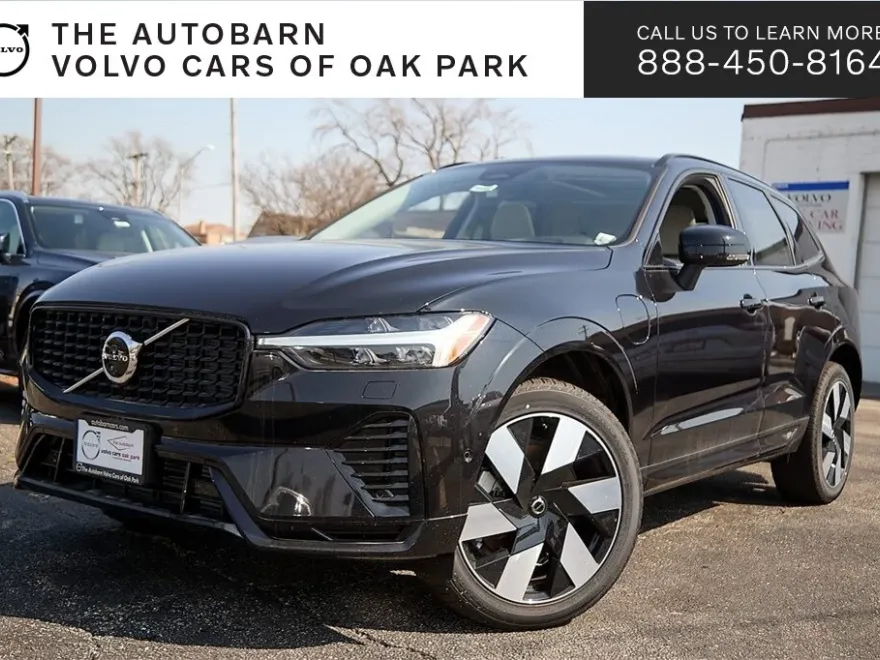 2025 Volvo XC60 Hybrid T8 Plus photo 1