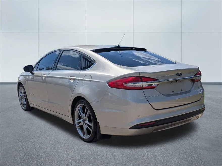 2017 Ford Fusion Hybrid SE photo 1