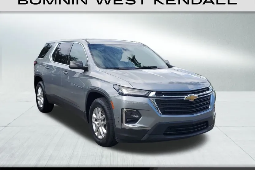 2023 Chevrolet Traverse LS photo 1