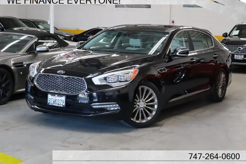 2017 Kia K900 Luxury V8 photo 1