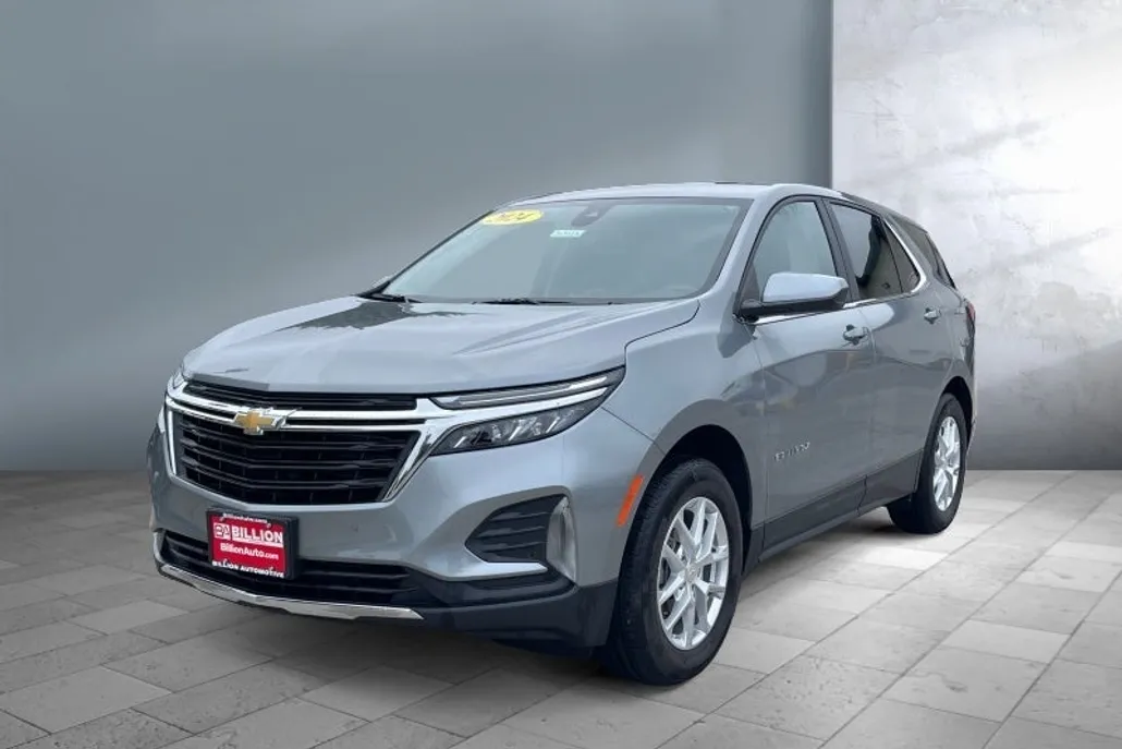 2024 Chevrolet Equinox LT photo 1