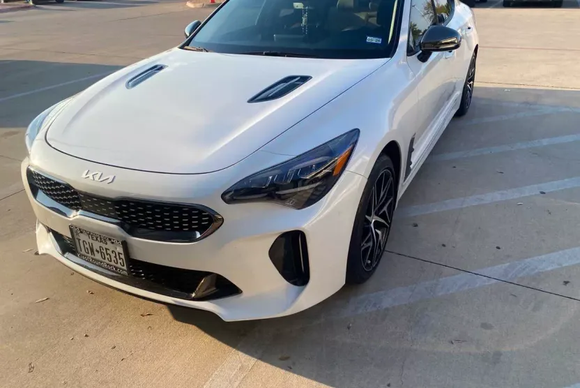 2023 Kia Stinger GT-Line photo 1