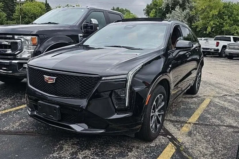 2024 Cadillac XT4 Sport photo 1