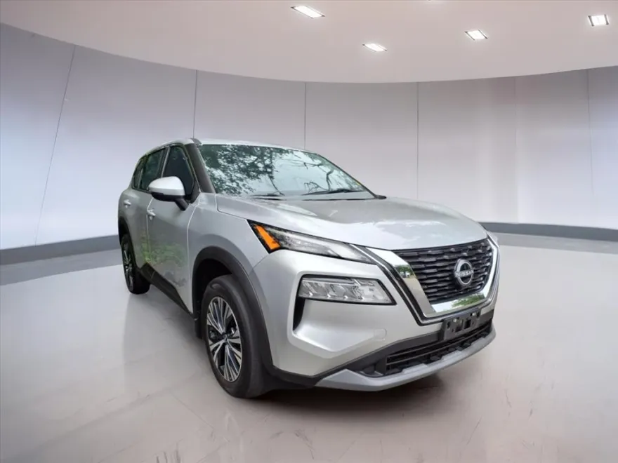 2022 Nissan Rogue SV photo 1