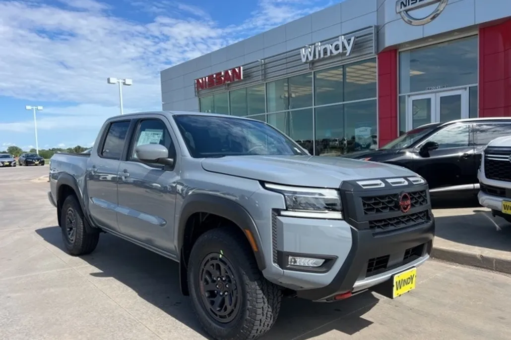 2025 Nissan Frontier PRO-4X photo 1