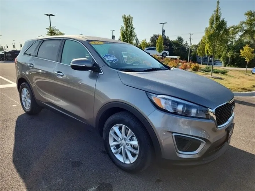 2017 Kia Sorento L photo 1