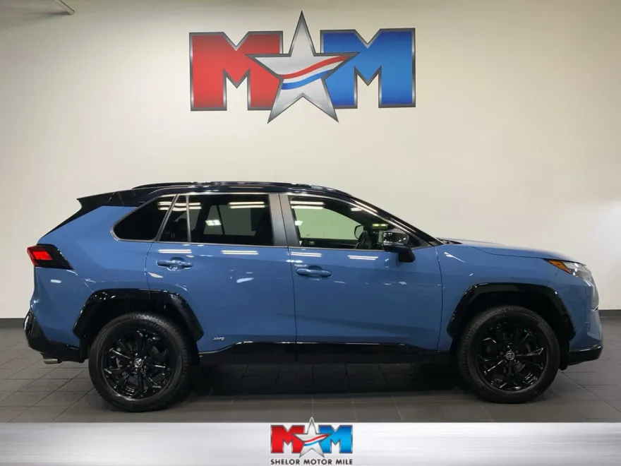 2022 Toyota RAV4 Hybrid XSE photo 1