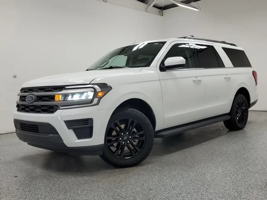 2024 Ford Expedition MAX XLT photo 1