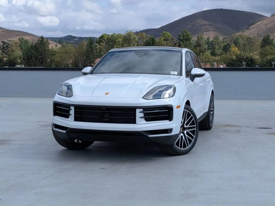 2026 Porsche Cayenne Coupe photo 1