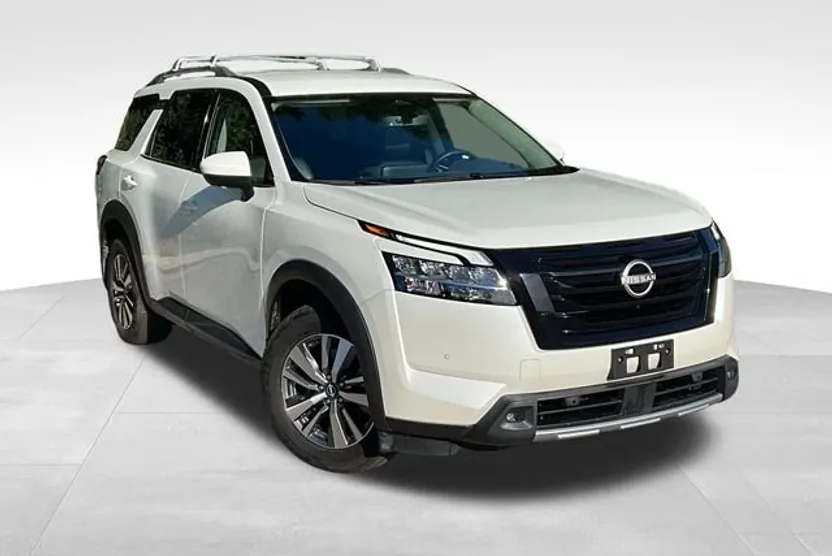 2023 Nissan Pathfinder SL photo 1