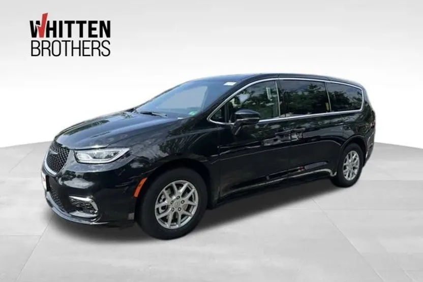 2025 Chrysler Pacifica photo 1
