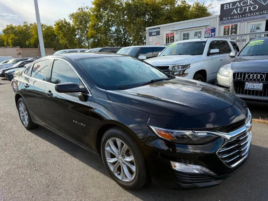 2019 Chevrolet Malibu 1LT photo 1