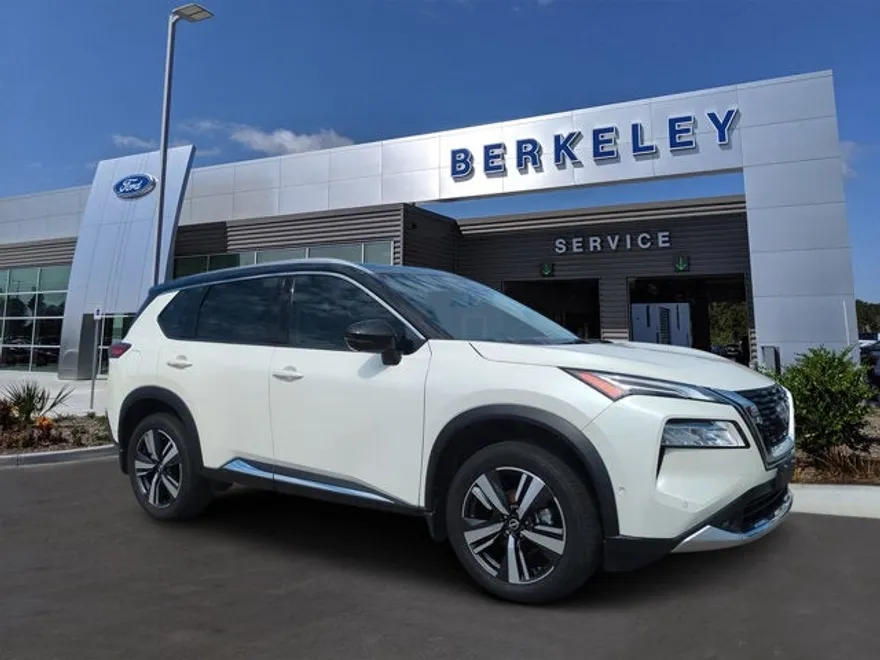2022 Nissan Rogue Platinum photo 1