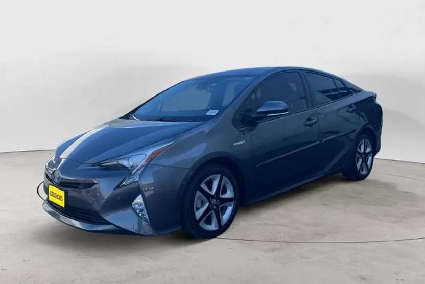 2017 Toyota Prius Four photo 1