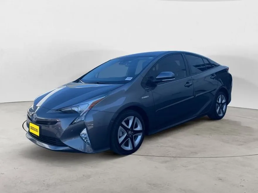 2017 Toyota Prius Four photo 1