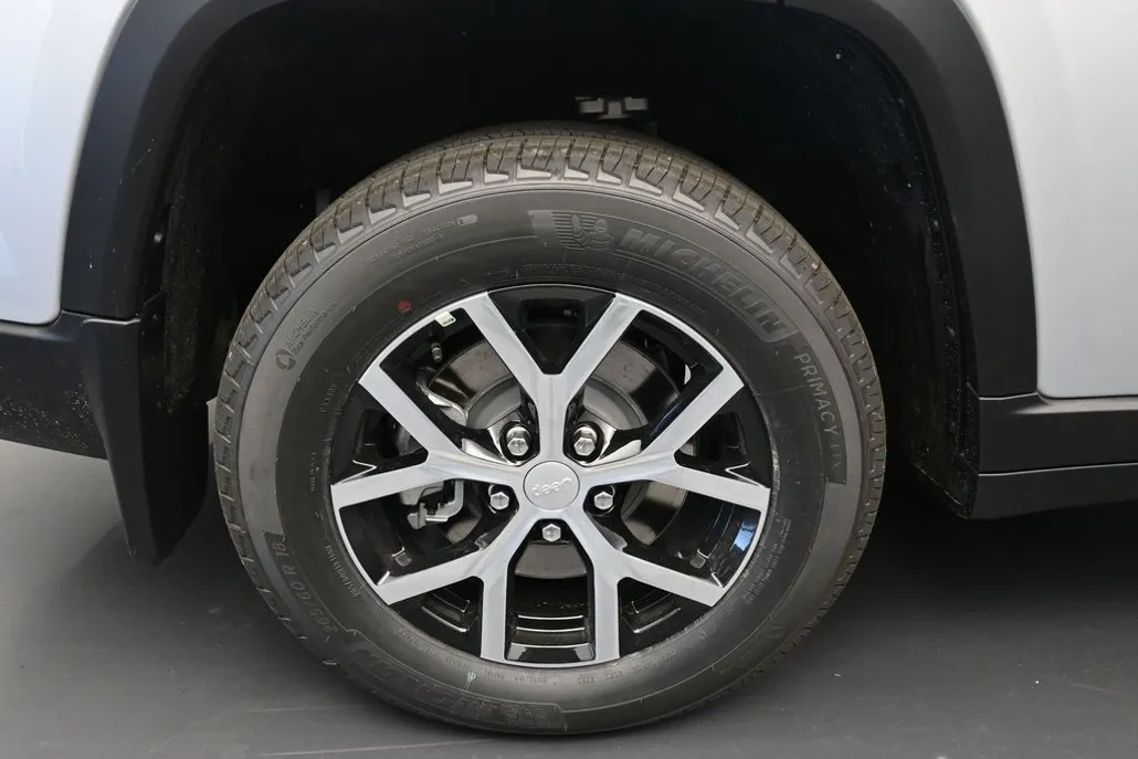 2025 Jeep Grand Cherokee Limited photo 1