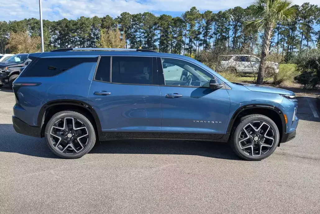 2026 Chevrolet Traverse High Country photo 1