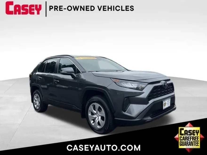 2021 Toyota RAV4 LE photo 1
