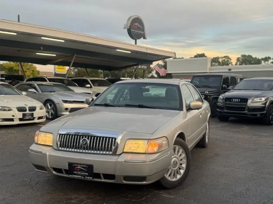 2011 Mercury Grand Marquis LS photo 1
