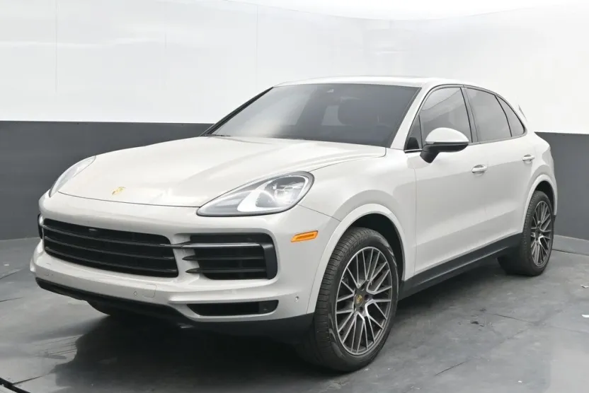 2022 Porsche Cayenne Base photo 1