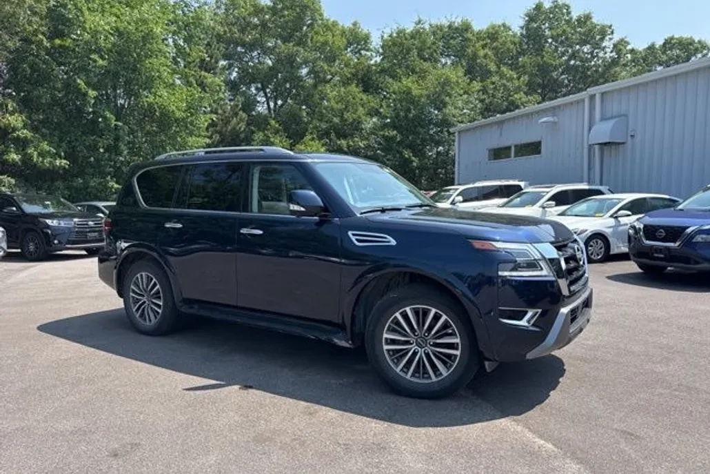 2024 Nissan Armada SL photo 1
