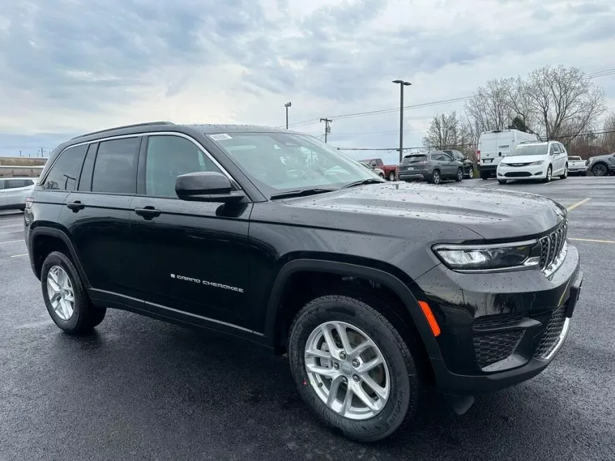 2025 Jeep Grand Cherokee Laredo X photo 1