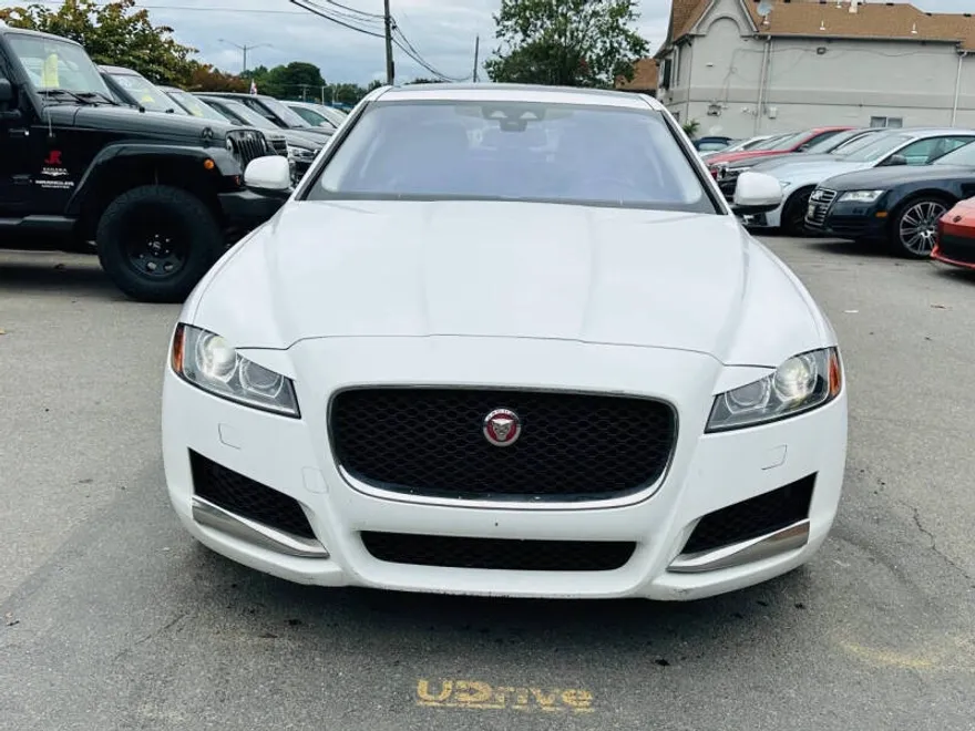 2017 Jaguar XF 35t Premium photo 1