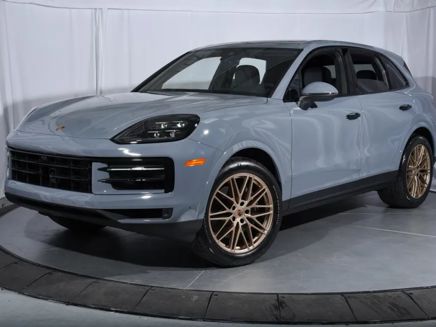 2025 Porsche Cayenne photo 1