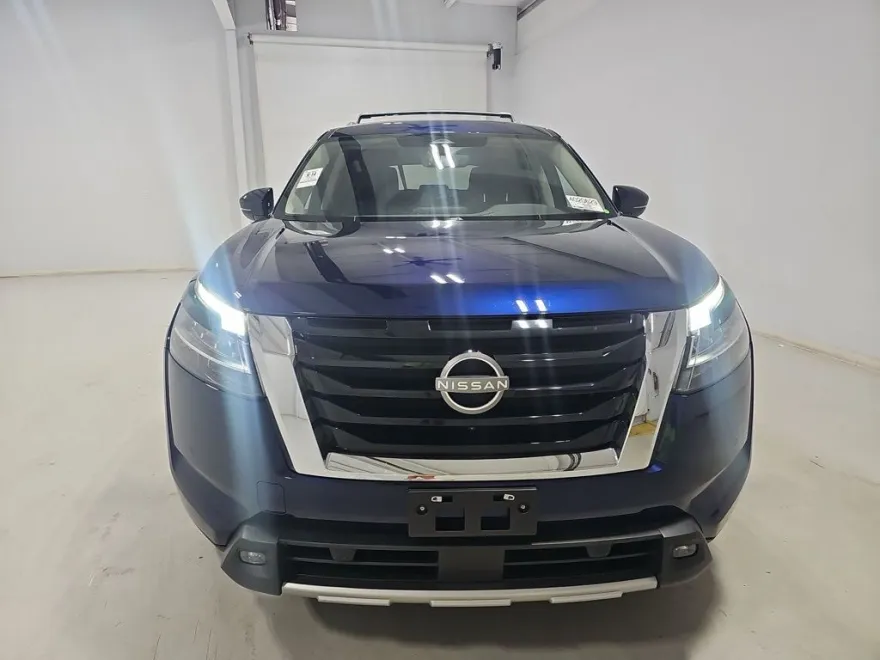 2023 Nissan Pathfinder SL photo 1