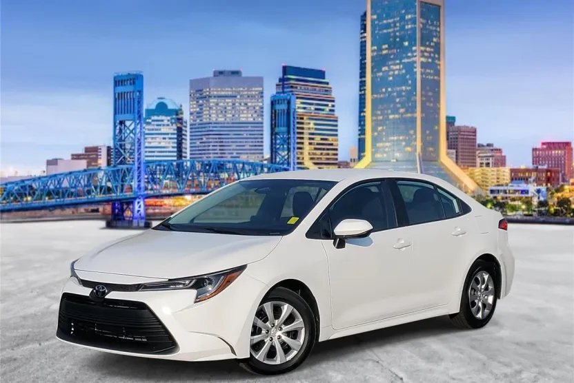 2025 Toyota Corolla LE photo 1