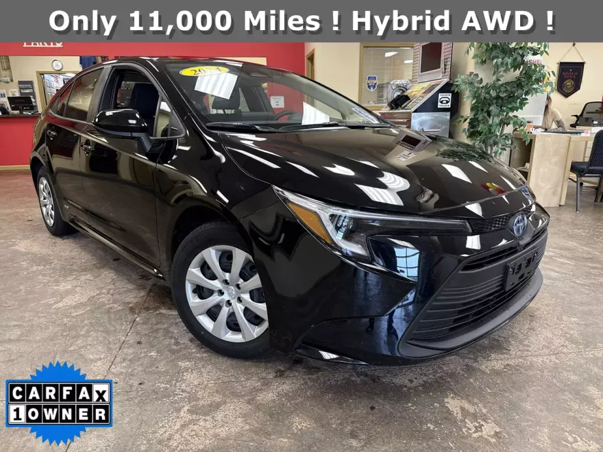 2024 Toyota Corolla Hybrid LE photo 1