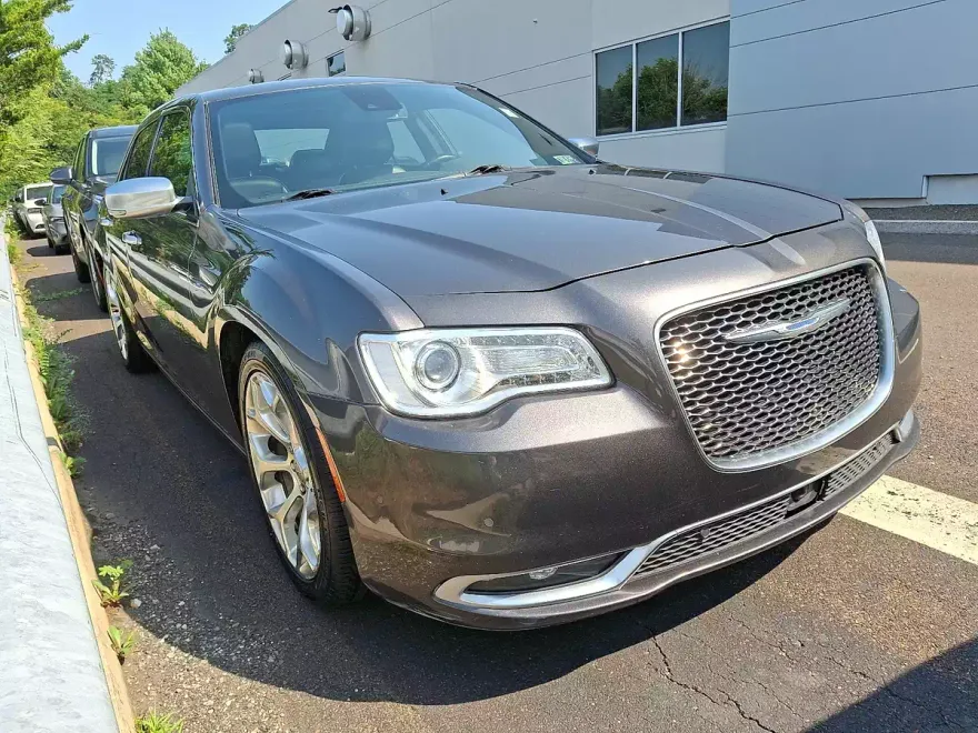 2017 Chrysler 300 C Platinum photo 1