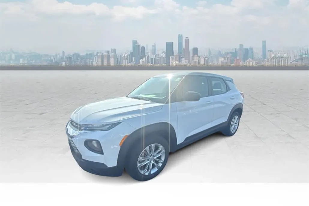 2022 Chevrolet Trailblazer LS photo 1